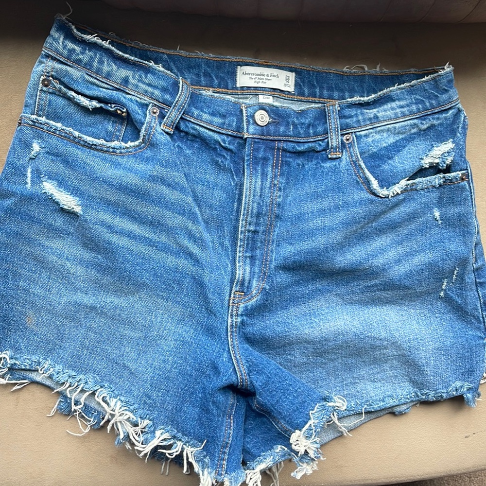 Abercrombie & Fitch jean shorts - The Mom Short curve love mid-rise